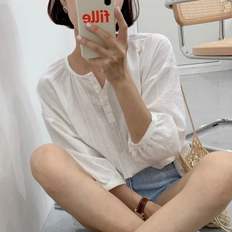 Fashion Women Loose White Blouse O Neck Solid Color Button Decoration Blouses Long Sleeve Irregular Shirts
Fashion Women Loose White Blouse O Neck Solid Color Button Decoration Blouses Long Sleeve Irregular Shirts