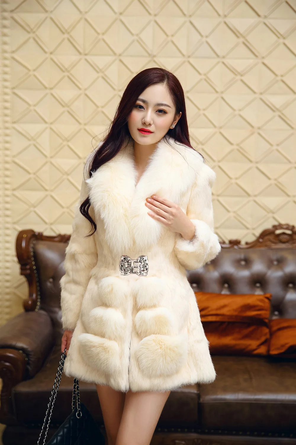 GAMPORL Faux Fur Coat Faux Fox Fur Fluffy Collar Long Slim-Fitting Warm Clothes 2021 Fashion Ladies Winter Thicker Outerwear
GAMPORL Faux Fur Coat Faux Fox Fur Fluffy Collar Long Slim-Fitting Warm Clothes 2021 Fashion Ladies Winter Thicker Outerwear