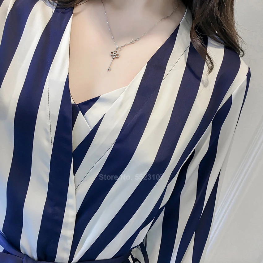 2020 Pajamas Set For Women Sleepwear Nightgown Silk Stripe Sling Top Trousers Comfortable Elegant Pijama Bathing Robes Home Wear
2020 Pajamas Set For Women Sleepwear Nightgown Silk Stripe Sling Top Trousers Comfortable Elegant Pijama Bathing Robes Home Wear