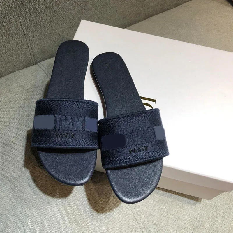 Ln Spring And Summer Of 2021, New Embroidered Letters, Flat Bottomed Slippers, Sandals For Women
Ln Spring And Summer Of 2021, New Embroidered Letters, Flat Bottomed Slippers, Sandals For Women