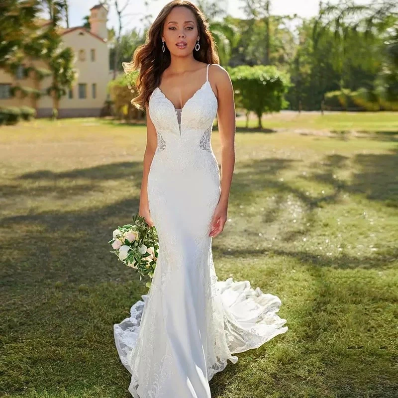 Lace Mermaid Wedding Dresses Spaghetti Straps Sexy V-Neck Backless Appliques Sleeveless Button Long Sweep Train Bride Gown 2021
Lace Mermaid Wedding Dresses Spaghetti Straps Sexy V-Neck Backless Appliques Sleeveless Button Long Sweep Train Bride Gown 2021