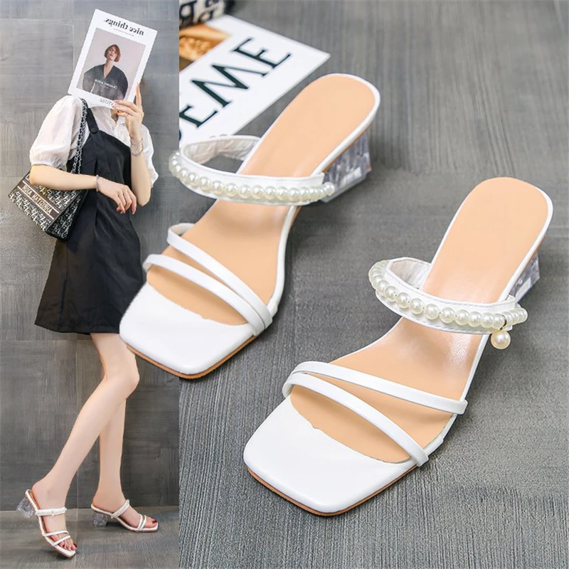 Шлепанцы женские с квадратным носком и жемчугом, уличные сандалии универсальные, удобные, лето 2021
Шлепанцы женские с квадратным носком и жемчугом, уличные сандалии универсальные, удобные, лето 2021