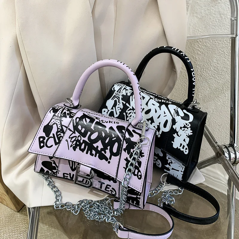 Designer handbags high quality 2020 luxury chain bag fashion graffiti painted leather crossbody bags for women small letter bag
Designer handbags high quality 2020 luxury chain bag fashion graffiti painted leather crossbody bags for women small letter bag