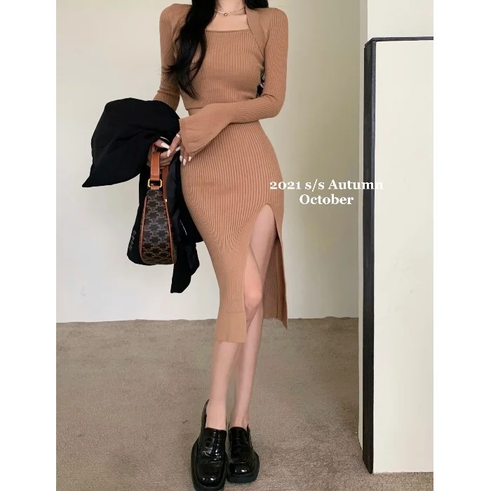 Popular Temperament Knitted Elastic Thin Bottomed Top High Waist Split Skirt Two-piece Set
Popular Temperament Knitted Elastic Thin Bottomed Top High Waist Split Skirt Two-piece Set