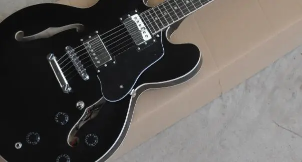 Китайская фабрика по производству гитар custom 335 половинная двойная f-корпус с отверстием, черная электрическая гитара в наличии 62
Китайская фабрика по производству гитар custom 335 половинная двойная f-корпус с отверстием, черная электрическая гитара в наличии 62