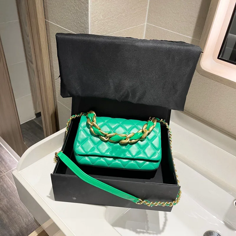 116714 2021 new fashion lady bag wild trend lady chain shoulder bag messenger bag
116714 2021 new fashion lady bag wild trend lady chain shoulder bag messenger bag