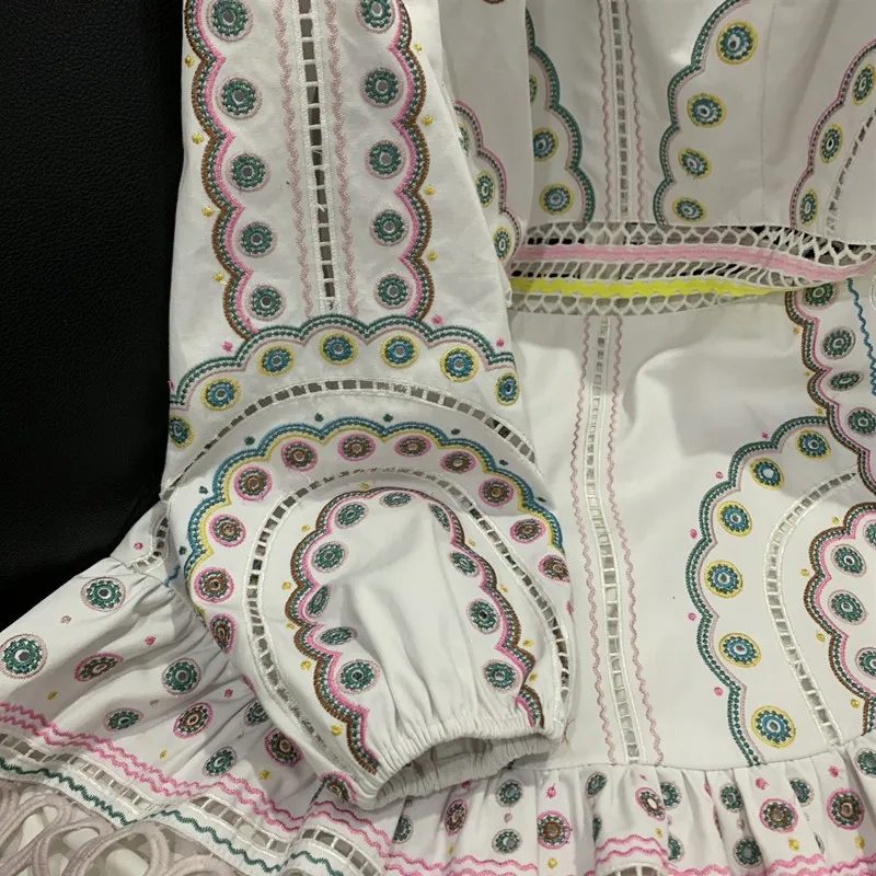 2021 Spring New Elegant Ladies Embroidery Dress Hollow Out Colors Court Style Summer Dresses Women O Neck Lantern Sleeve Dress
2021 Spring New Elegant Ladies Embroidery Dress Hollow Out Colors Court Style Summer Dresses Women O Neck Lantern Sleeve Dress