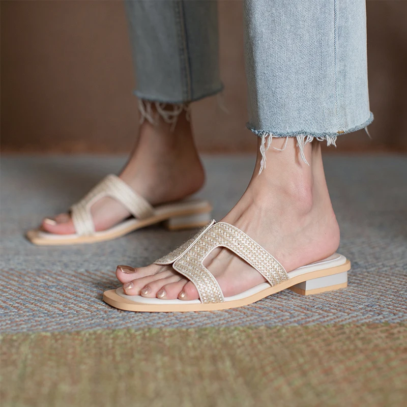 New Woven Cloth Woman Slippers Slides Casual Soft Breathable Handmade Summer Shoes for Women Concise Thick Heel Slides Women
New Woven Cloth Woman Slippers Slides Casual Soft Breathable Handmade Summer Shoes for Women Concise Thick Heel Slides Women