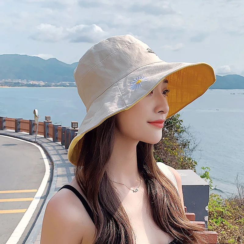 

2021 Daisy Flower Embroidery Sun Hats For Women Summer Foldable Beach Cap Wide Brim UV Protection Visor Cap Seaside Vacation Hat