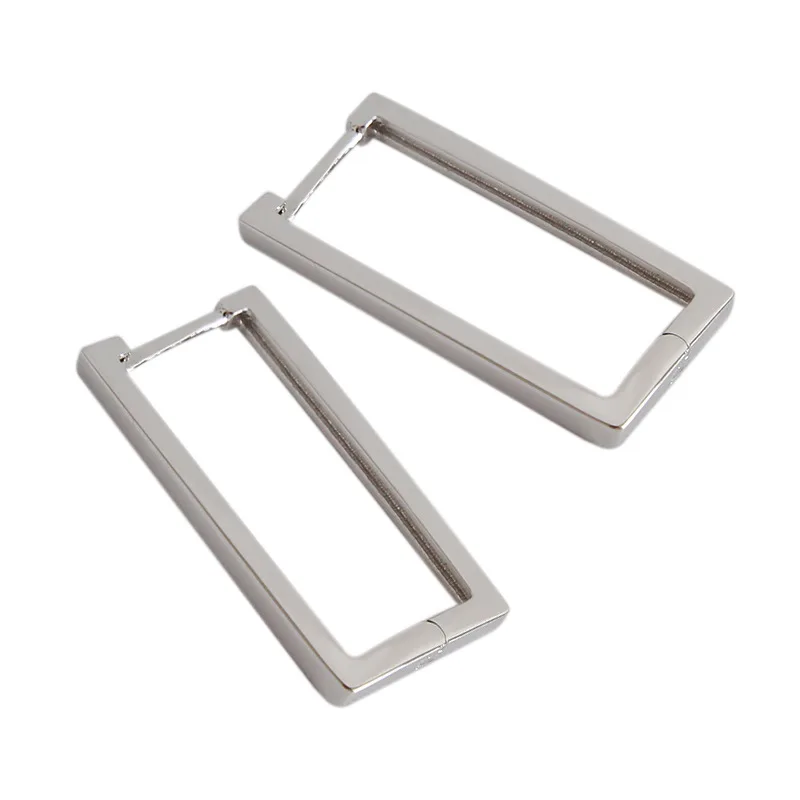 CH-1278 Korean version of S925 sterling silver ear buckle wild simple geometric square earrings female personality ear buckle
CH-1278 Korean version of S925 sterling silver ear buckle wild simple geometric square earrings female personality ear buckle