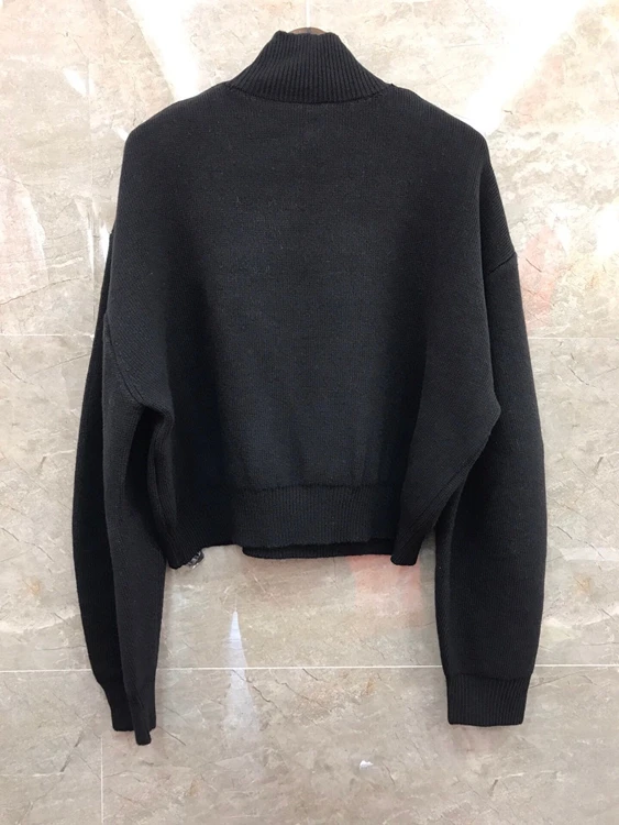2020 Autumn and Winter new women's high collar irregular chain stitching neckline decorative solid color sweater 924
2020 Autumn and Winter new women's high collar irregular chain stitching neckline decorative solid color sweater 924