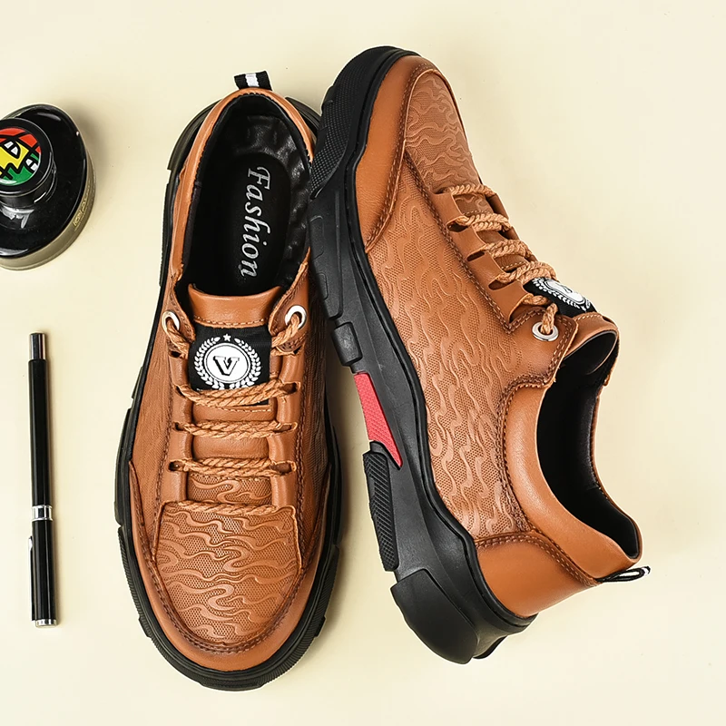 New Popular Style Men Casual Shoes Lace Up Comfortable Shoes Men Soft Lightweight Black Sneakers Genuine Leather Walking Shoes 
New Popular Style Men Casual Shoes Lace Up Comfortable Shoes Men Soft Lightweight Black Sneakers Genuine Leather Walking Shoes