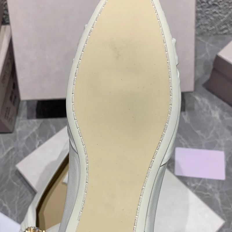 Italian venven choo new high heel sandals women's shoes Crystal Diamond Sunflower pointed soft leather upper,with box dust bag
Italian venven choo new high heel sandals women's shoes Crystal Diamond Sunflower pointed soft leather upper,with box dust bag