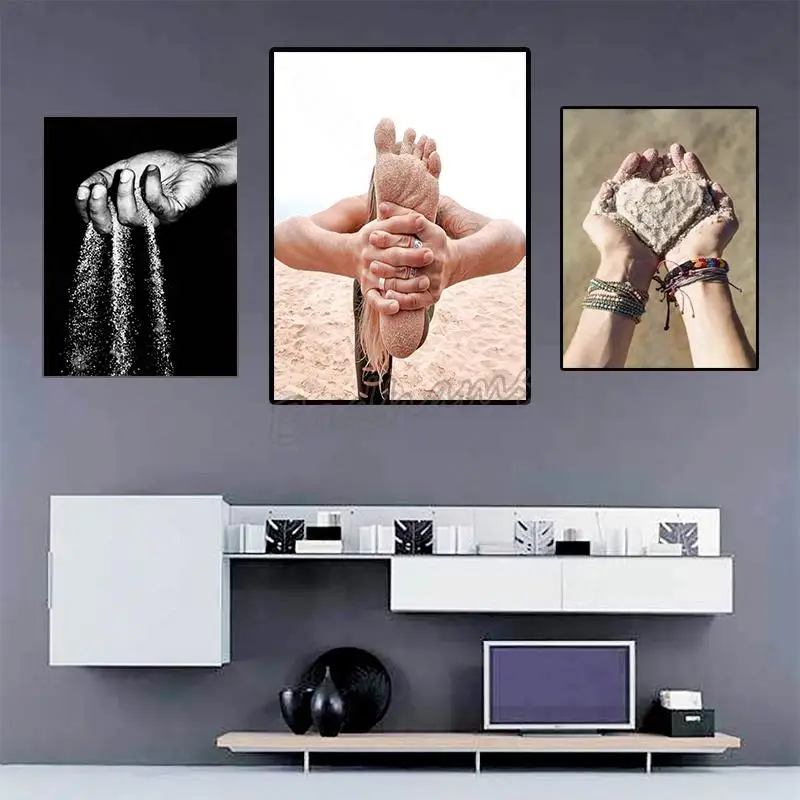 Badhams Canvas Painting Poster Printing Fashion Picture Art Wall Holding Sand Couple Room Decoration Accessories
Badhams Canvas Painting Poster Printing Fashion Picture Art Wall Holding Sand Couple Room Decoration Accessories