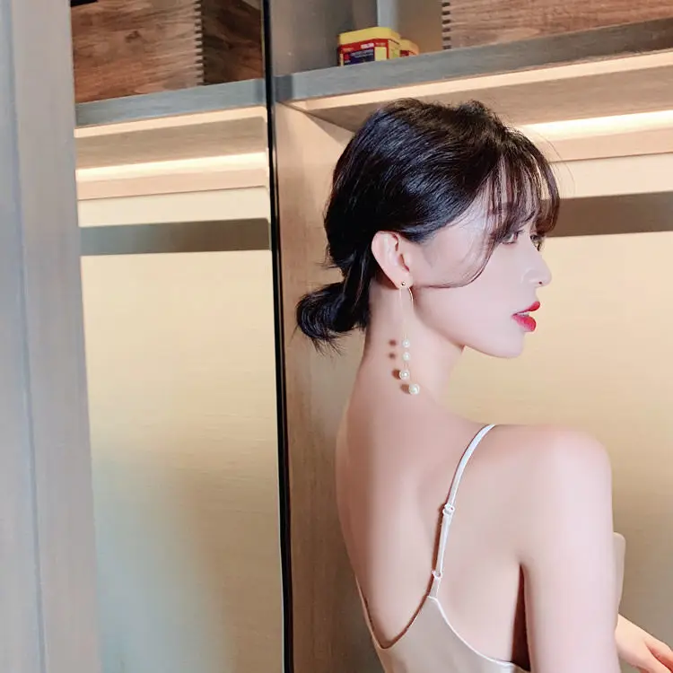 Earrings temperament pearl long Earrings Fashion versatile personality Earrings advanced sense new Korean ear jewelry
Earrings temperament pearl long Earrings Fashion versatile personality Earrings advanced sense new Korean ear jewelry