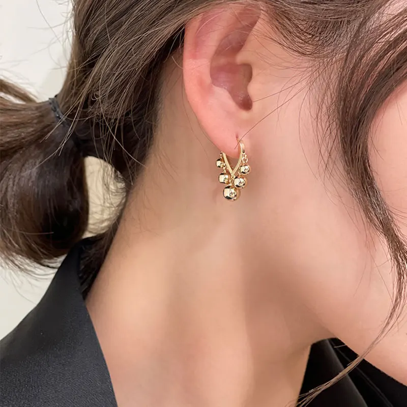YH-ZL Vintage Gold Copper Hoop Earrings for Women Small Simple Round Bead Punk Earrings Party Fashion Jewelry Bijoux Oorbellen
YH-ZL Vintage Gold Copper Hoop Earrings for Women Small Simple Round Bead Punk Earrings Party Fashion Jewelry Bijoux Oorbellen