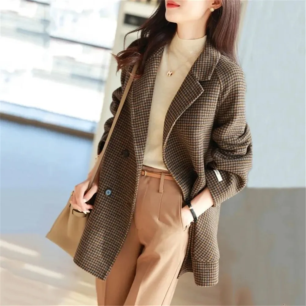 Autumn Women'S Woolen Coat The New 2021 Loose-Fitting Turndown Collar Plaid Mid-Length Casual Outerwear Back To The Basics
Autumn Women'S Woolen Coat The New 2021 Loose-Fitting Turndown Collar Plaid Mid-Length Casual Outerwear Back To The Basics