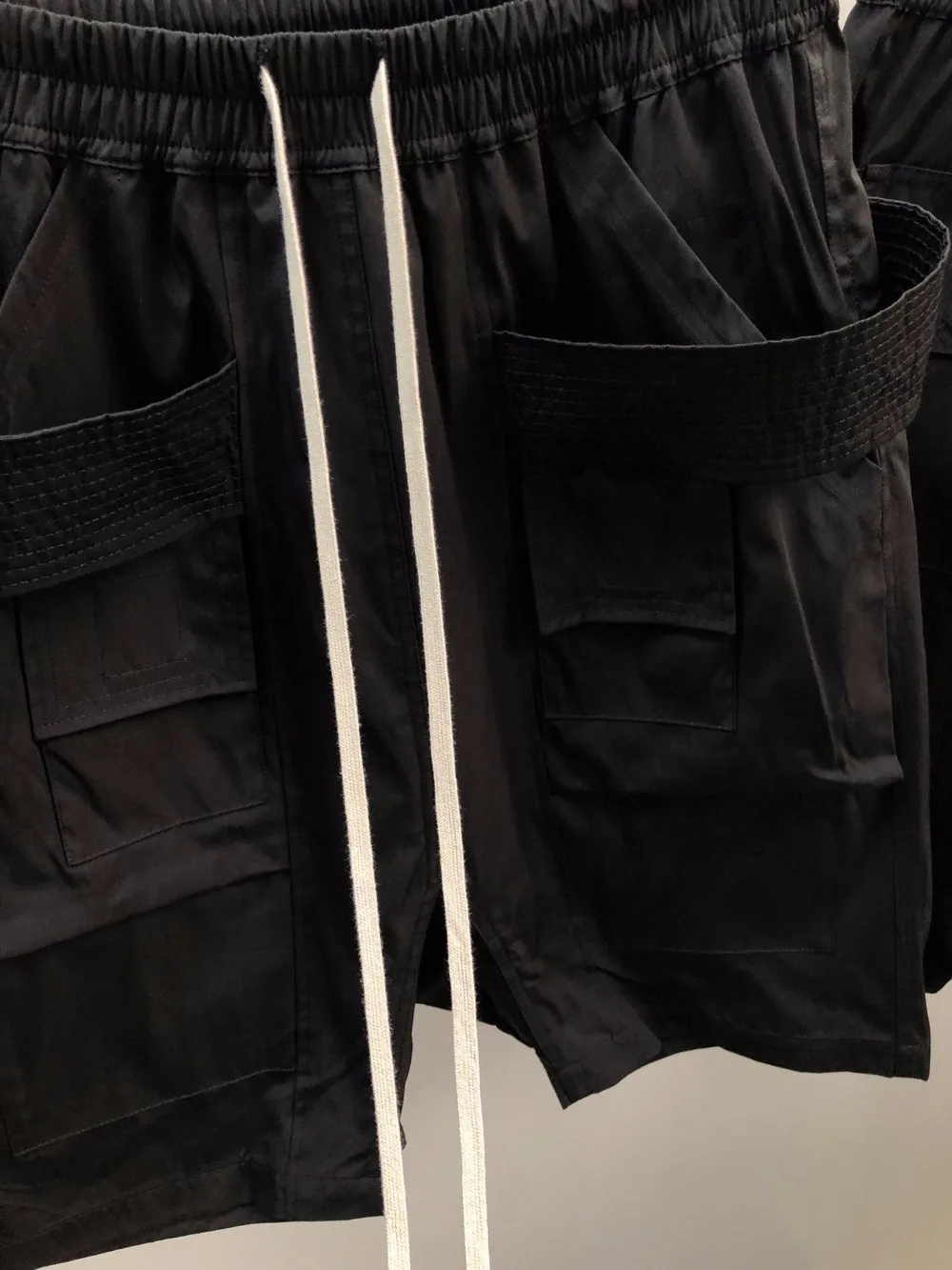 Owen Seak Men Casual Short Harem Gothic Style Men's Clothing Sweatpants Summer High Street Women Loose Black White Short Size XL
Owen Seak Men Casual Short Harem Gothic Style Men's Clothing Sweatpants Summer High Street Women Loose Black White Short Size XL