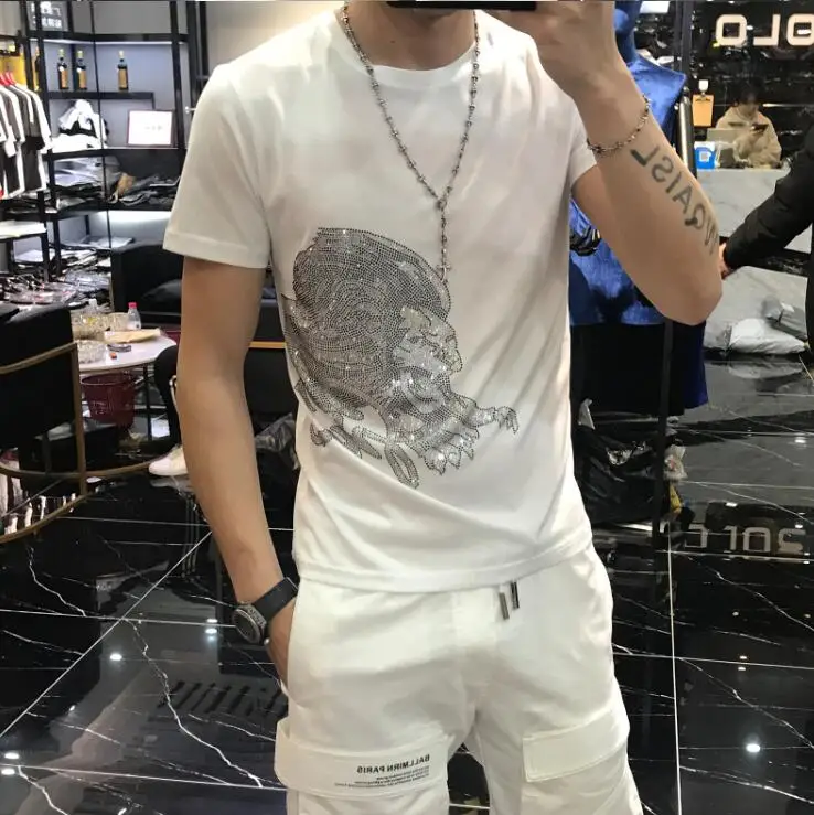 2020 Rhinestones T Shirts Men Brand Short Sleeve Fashion Man Streetwear O Neck Slim Modal Cotton Tshirts 5XL
2020 Rhinestones T Shirts Men Brand Short Sleeve Fashion Man Streetwear O Neck Slim Modal Cotton Tshirts 5XL
