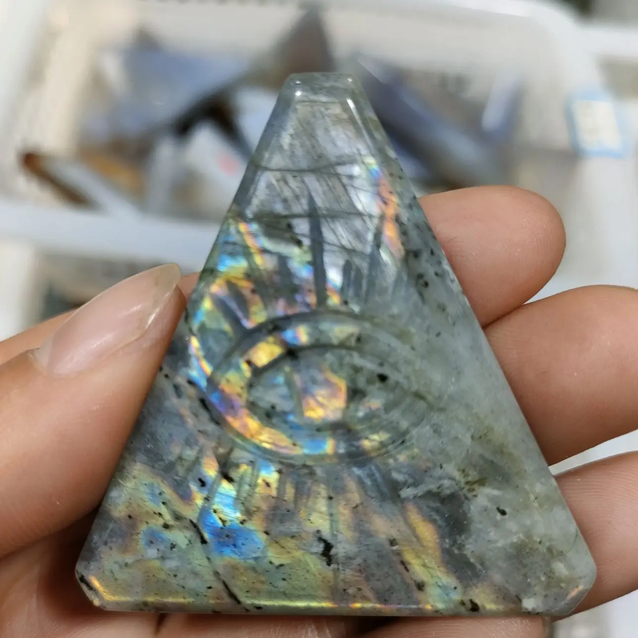 Beautiful Natural Labradorite Grus Eye Hand Carved Crystal Healing Stones Decor Gifts Natural Quartz Crystals
Beautiful Natural Labradorite Grus Eye Hand Carved Crystal Healing Stones Decor Gifts Natural Quartz Crystals