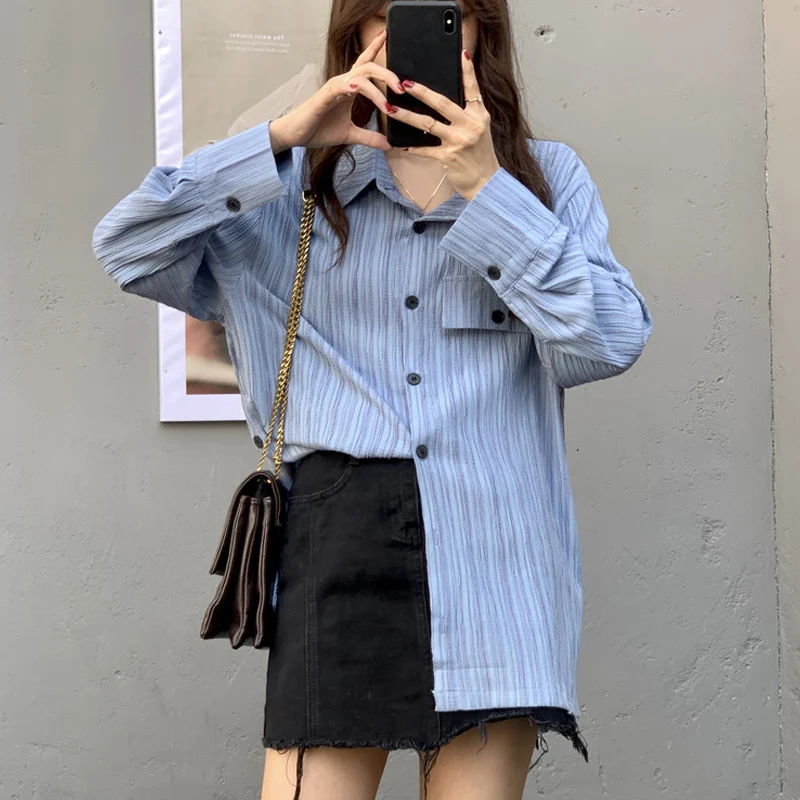 Винтажная полосатая рубашка, Женская весенняя одежда, новинка 2021, свободная повседневная рубашка в Корейском стиле с несколькими пуговицам...
Винтажная полосатая рубашка, Женская весенняя одежда, новинка 2021, свободная повседневная рубашка в Корейском стиле с несколькими пуговицам...