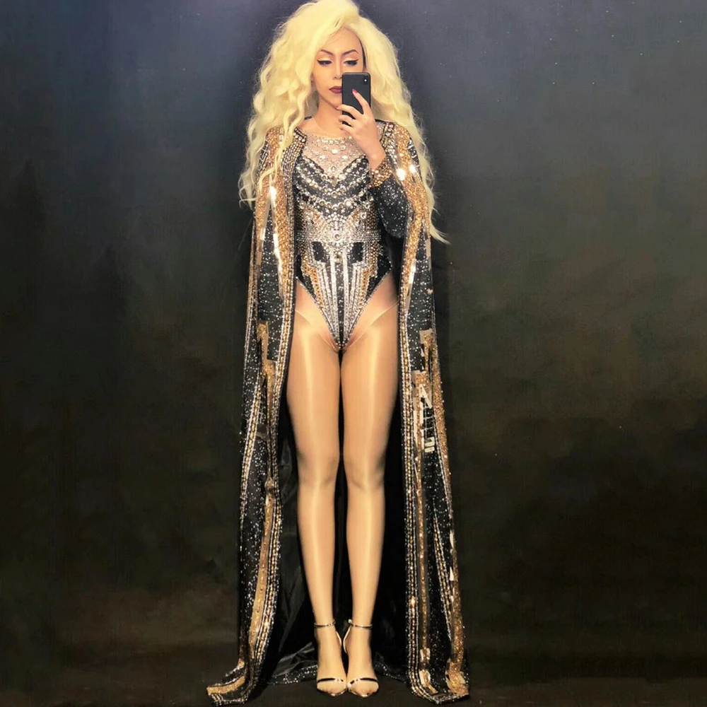 Роскошные женские обтягивающие Стрейчевые боди со стразами, костюмы с удлиненной накидкой, комплект из 2 предметов, танцевальная сценическая одежда DJ певицы
Роскошные женские обтягивающие Стрейчевые боди со стразами, костюмы с удлиненной накидкой, комплект из 2 предметов, танцевальная сценическая одежда DJ певицы