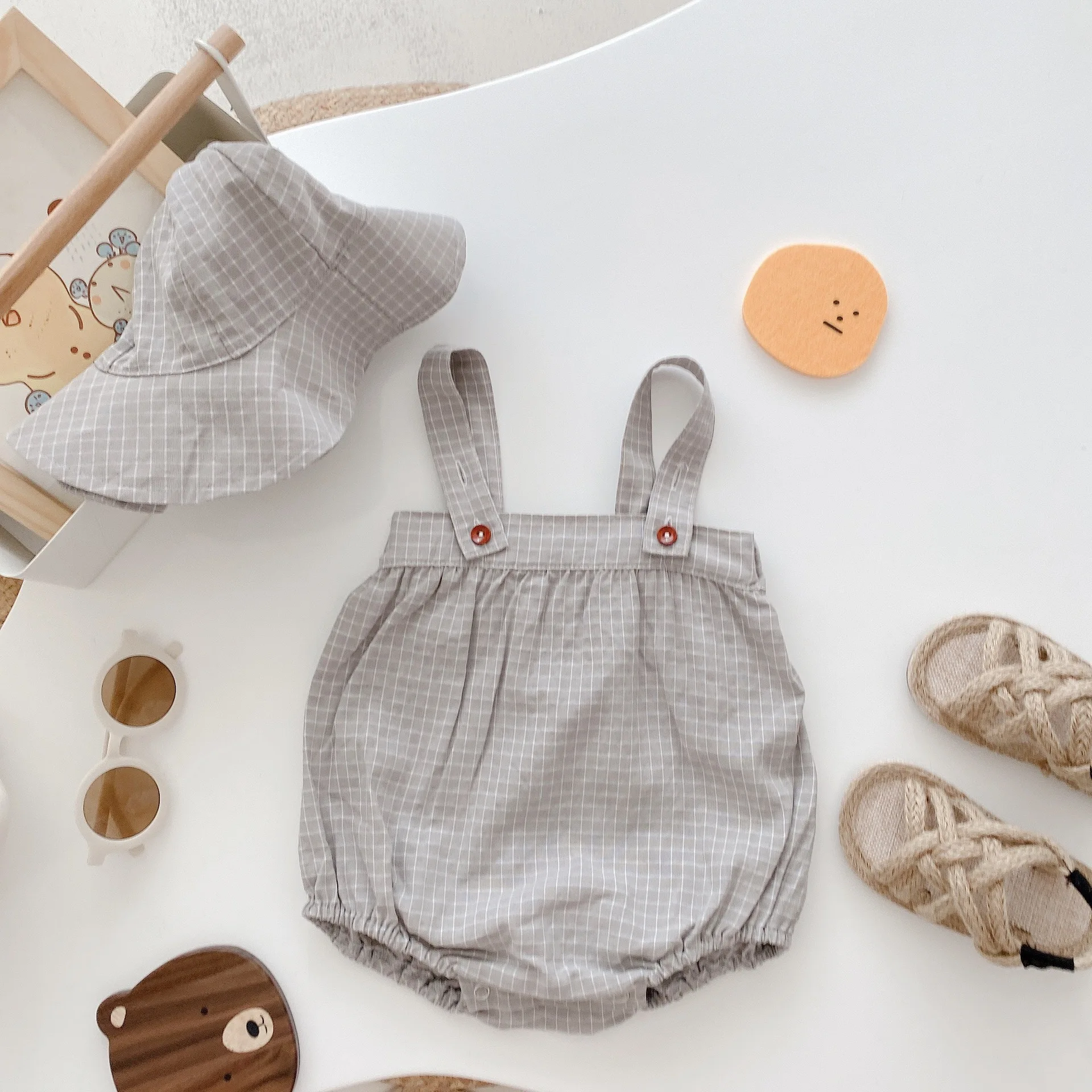 2021 Korean Summer Baby Boys Rompers Short Sleeve Shirt romper and hat Newborn Infant Playsuit Jumpsuit Kids Cute Clothing Suit
2021 Korean Summer Baby Boys Rompers Short Sleeve Shirt romper and hat Newborn Infant Playsuit Jumpsuit Kids Cute Clothing Suit