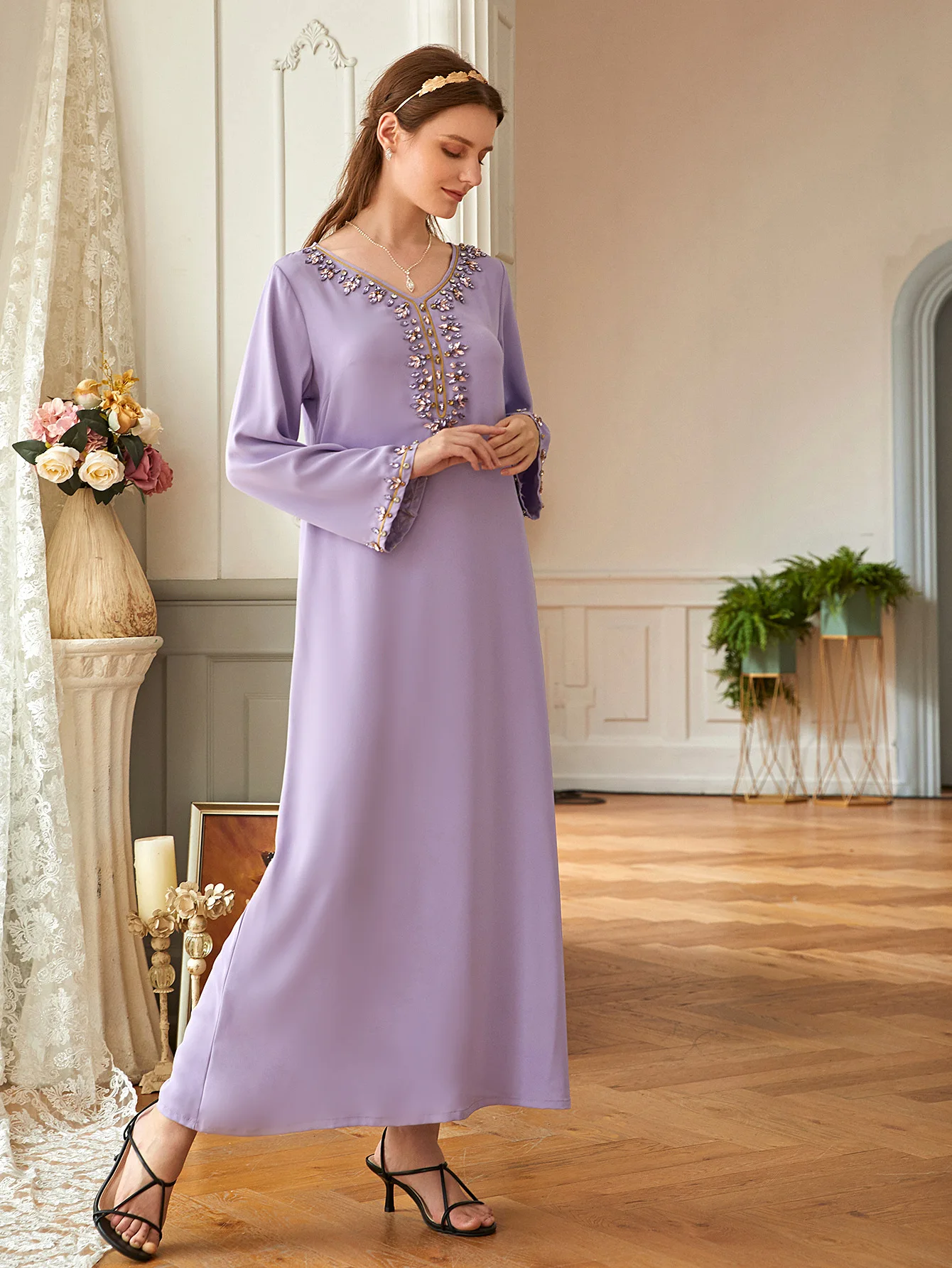 Luxurious Handmade Rhinestones Lavender Party Dresses Long Sleeves V Neck Arabic Muslim Middle East Gold Edge Women Dress Real
Luxurious Handmade Rhinestones Lavender Party Dresses Long Sleeves V Neck Arabic Muslim Middle East Gold Edge Women Dress Real