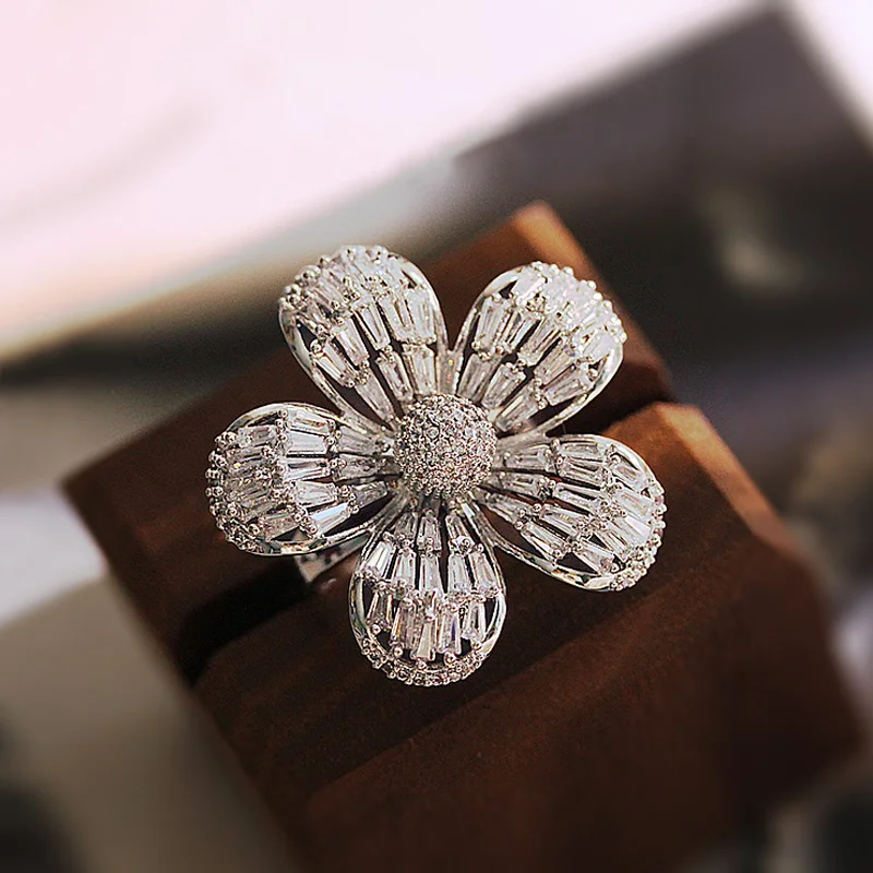 Fashion Luxury Flower Micro Pave Cubic Zirconia Stone Big White Gold Color Bridal Wedding Party Finger Rings Women Jewelry
Fashion Luxury Flower Micro Pave Cubic Zirconia Stone Big White Gold Color Bridal Wedding Party Finger Rings Women Jewelry