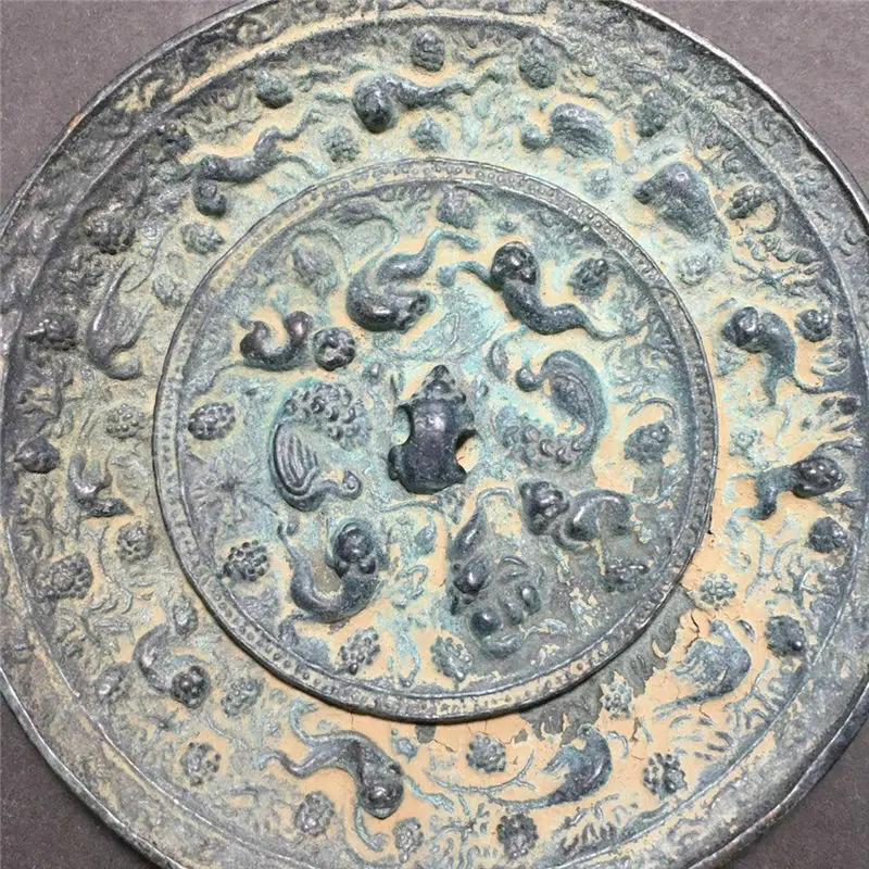 Chinese old bronze copper Feng Shui Bronze Mirror 
Chinese old bronze copper Feng Shui Bronze Mirror