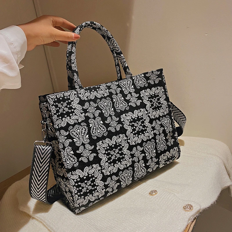 Large Women's Bag 2021 New Autumn Fashion Hit Female Shoulder Bag Casual Canvas Old Flower Retro Wide Shoulder Strap Tote Bag
Large Women's Bag 2021 New Autumn Fashion Hit Female Shoulder Bag Casual Canvas Old Flower Retro Wide Shoulder Strap Tote Bag