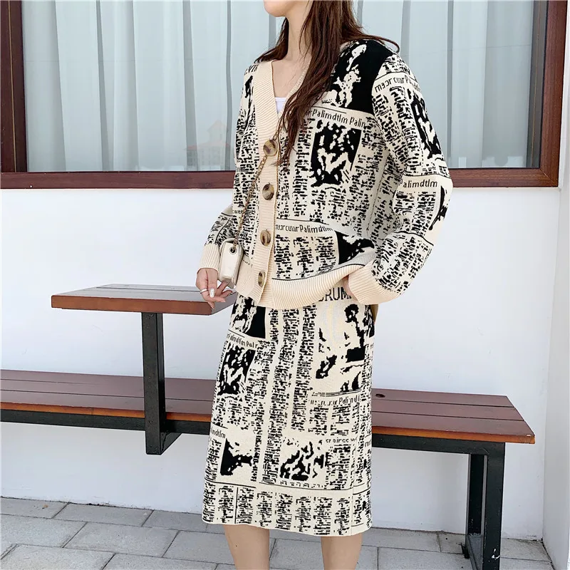 A Two-piece Women's Skirt Fall New Dress Set Korean Leisure Suit Outdoor Knit Dress Plus Size Collect Waist Package Hip Skirt
A Two-piece Women's Skirt Fall New Dress Set Korean Leisure Suit Outdoor Knit Dress Plus Size Collect Waist Package Hip Skirt