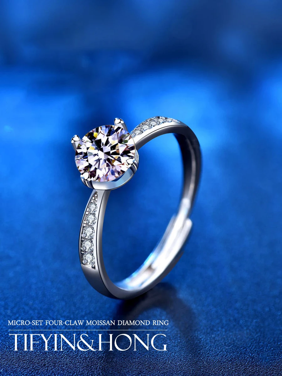 100% Moissanite Classic Four Prong Diamond Ring High Quality Artificially Made 925 Silver Wedding Engagement Couple Gift Jewelry
100% Moissanite Classic Four Prong Diamond Ring High Quality Artificially Made 925 Silver Wedding Engagement Couple Gift Jewelry