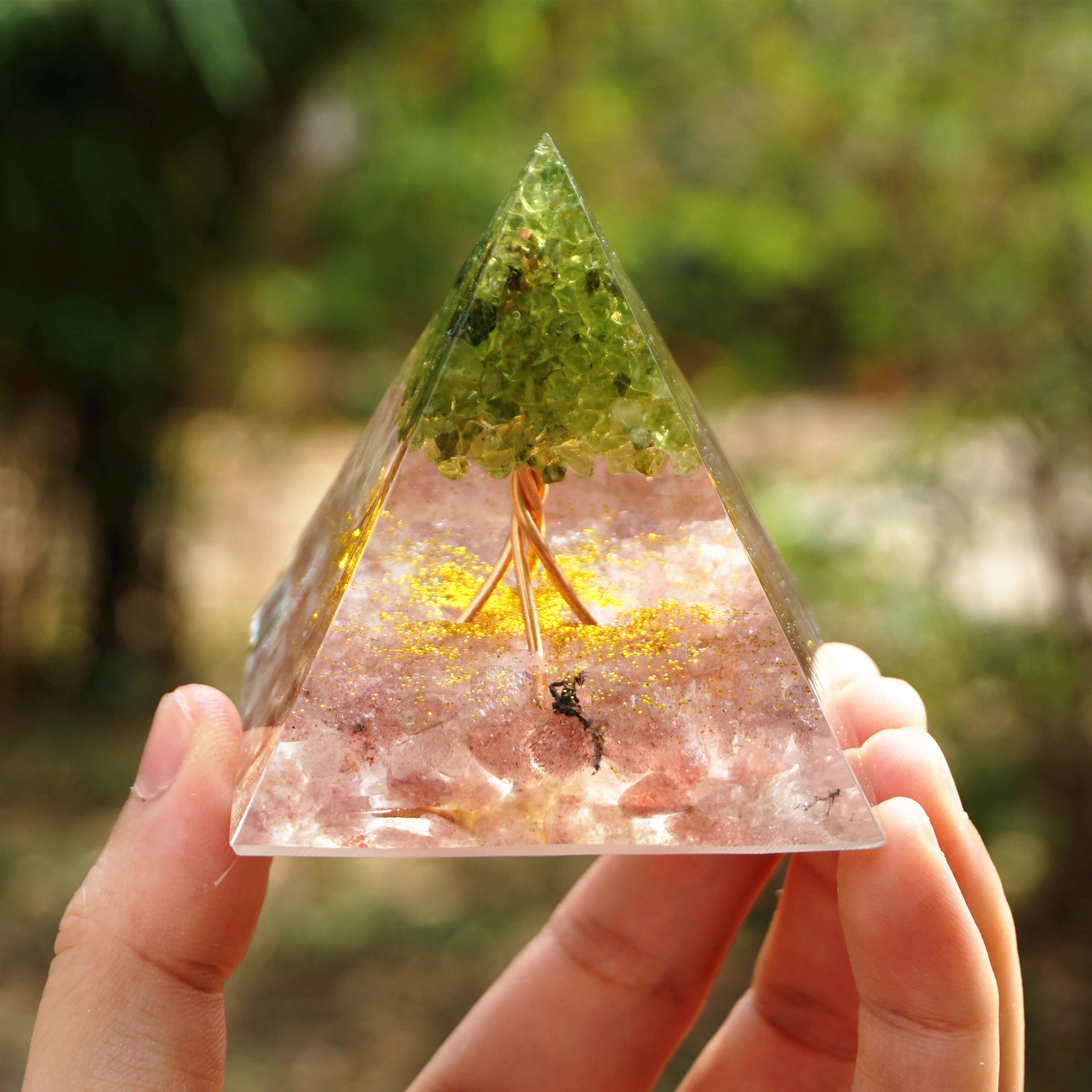 Древо жизни Orgone пирамида, хризолита и клубника кварцевые EMF Orgonite энергетическая чакра рейки Meditaiton инструмент
Древо жизни Orgone пирамида, хризолита и клубника кварцевые EMF Orgonite энергетическая чакра рейки Meditaiton инструмент