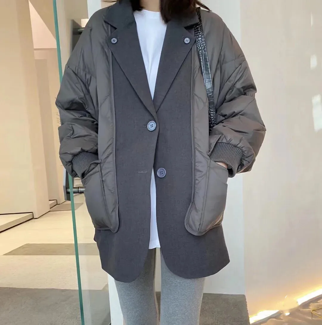 2021 Winter Women's oversized Fluffy Down Coat Female Was Thin Suit collar fake two pieces Warm Down Jacket Parkas Black/Gray
2021 Winter Women's oversized Fluffy Down Coat Female Was Thin Suit collar fake two pieces Warm Down Jacket Parkas Black/Gray