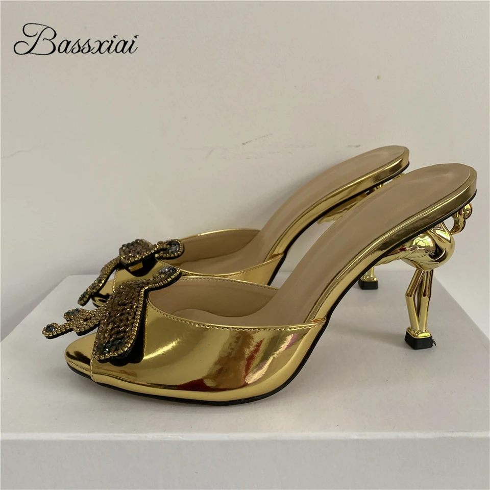 Unique Flamingo Strange High Heel Sandals Women Sexy Peep Toe Slingbacks Patent Leather Beaded Flower Summer Mules
Unique Flamingo Strange High Heel Sandals Women Sexy Peep Toe Slingbacks Patent Leather Beaded Flower Summer Mules