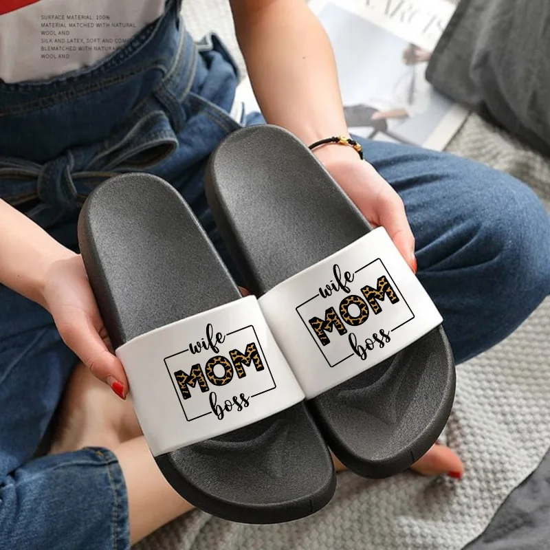 2021 Shoes Women Summer Bathroom Indoor Slippers Leopard Letter Print Flat beach Home Sandals Non-slip filp flops Ladies shoes
2021 Shoes Women Summer Bathroom Indoor Slippers Leopard Letter Print Flat beach Home Sandals Non-slip filp flops Ladies shoes