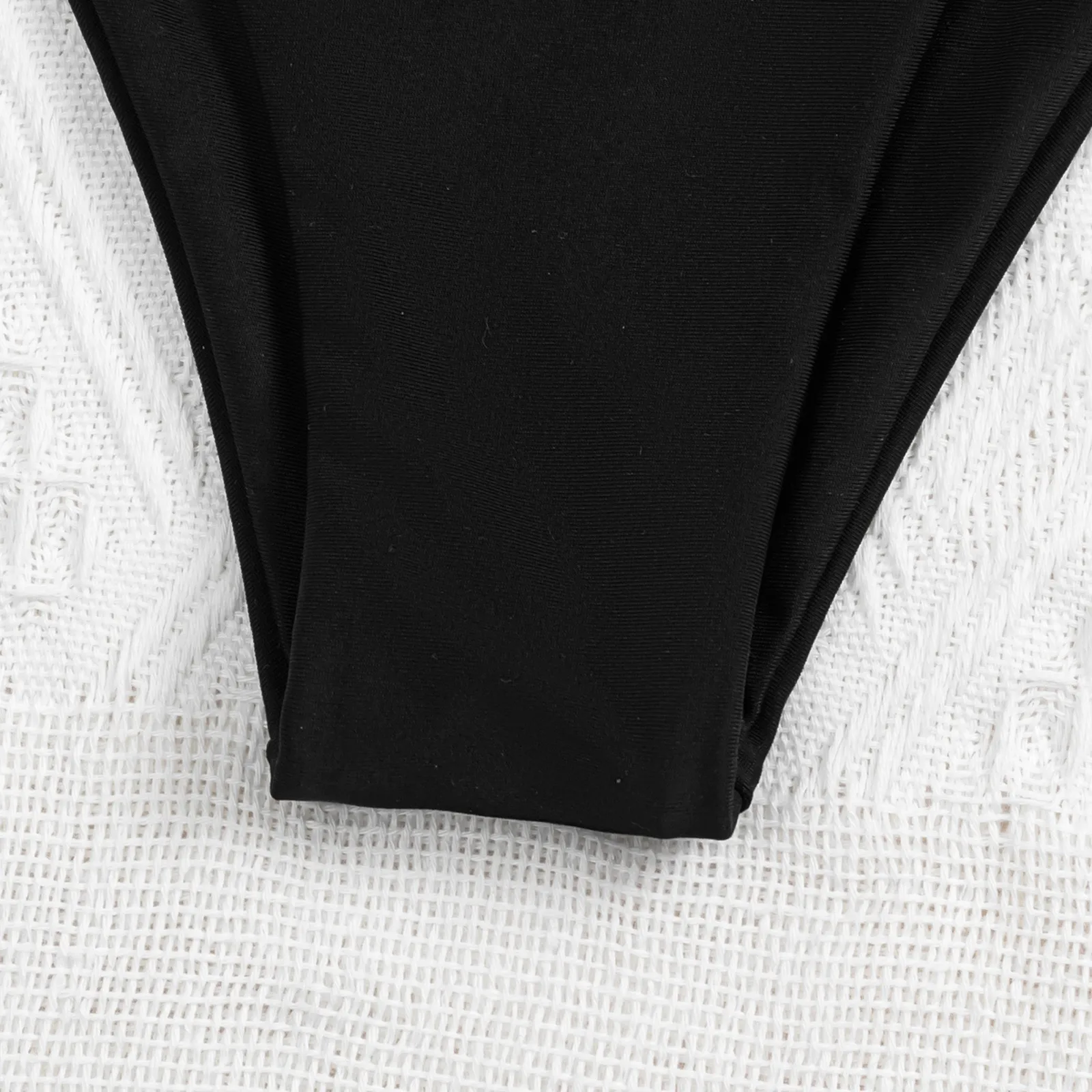 Fashion new 2021 women's sexy solid color bandage hollow one shoulder one piece swimsuit sexy bikini suit Hohe
Fashion new 2021 women's sexy solid color bandage hollow one shoulder one piece swimsuit sexy bikini suit Hohe