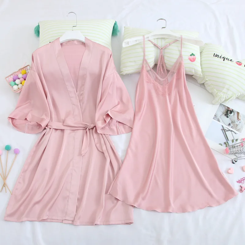 Lace Women Robe Set Bride Bridesmaid Wedding Sleepwear Satin 2PCS Nightwear Female V-neck Lady Kimono Bath Gown Home Wear
Lace Women Robe Set Bride Bridesmaid Wedding Sleepwear Satin 2PCS Nightwear Female V-neck Lady Kimono Bath Gown Home Wear