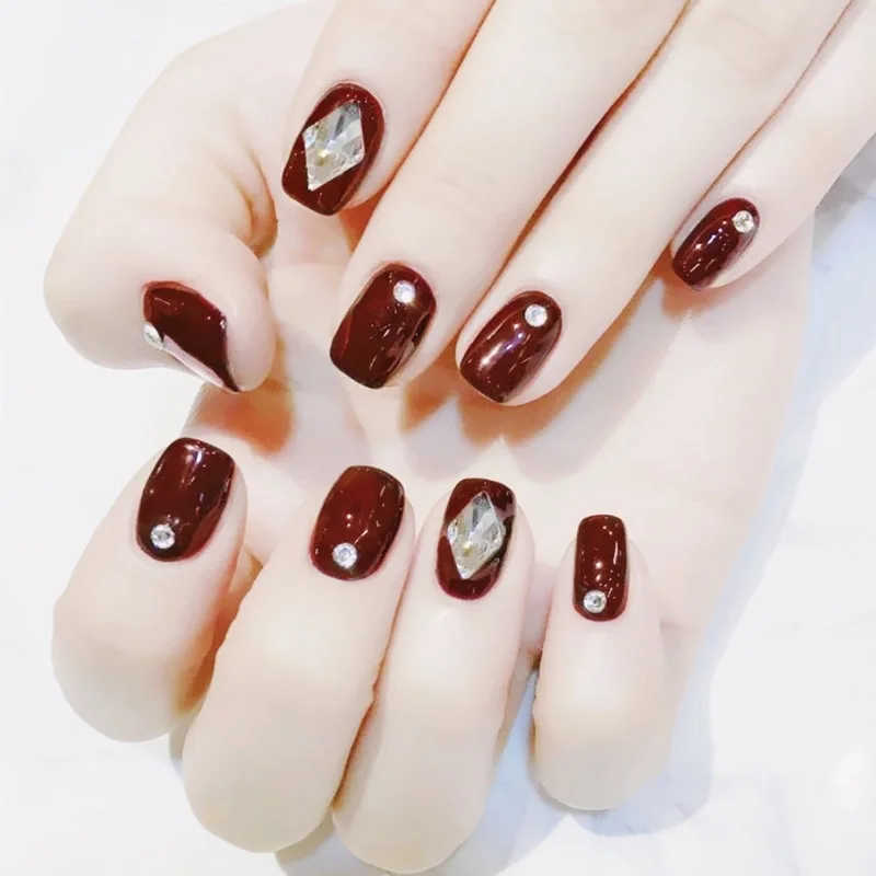 24Pcs Diamond Design Wedding Fake Nails Wine Red Short Square Artificial False Nail Tips with Glue Sticker for Office Home
24Pcs Diamond Design Wedding Fake Nails Wine Red Short Square Artificial False Nail Tips with Glue Sticker for Office Home