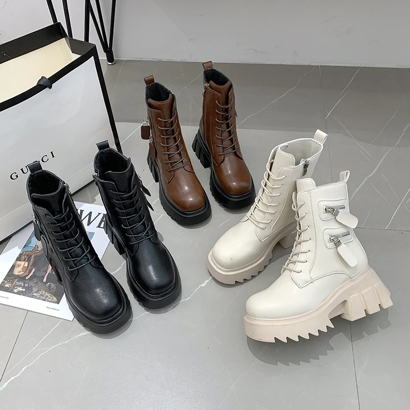 Punk Gothic Combat Boots Thick Ankle Women Boots Solid Color Platform Boots 2021 New Side Zipper Round Shape Winter Mid Boot 
Punk Gothic Combat Boots Thick Ankle Women Boots Solid Color Platform Boots 2021 New Side Zipper Round Shape Winter Mid Boot