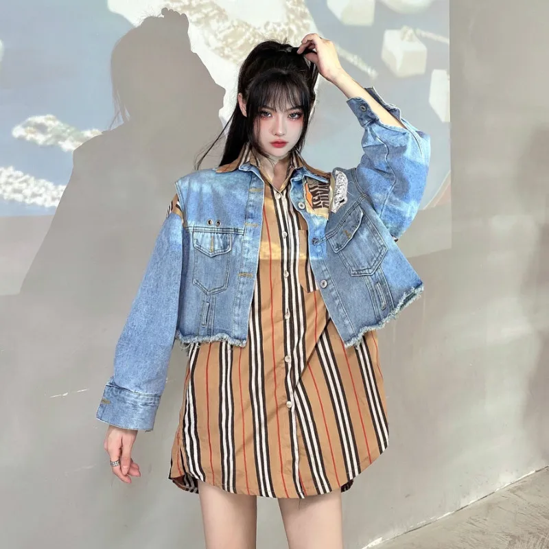 Stripe Stitching Two Piece Set Denim Jacket Women Plus Size Coats Korean Short Jean Jacket Outerwear Female Fashion Clothes 2021
Stripe Stitching Two Piece Set Denim Jacket Women Plus Size Coats Korean Short Jean Jacket Outerwear Female Fashion Clothes 2021
