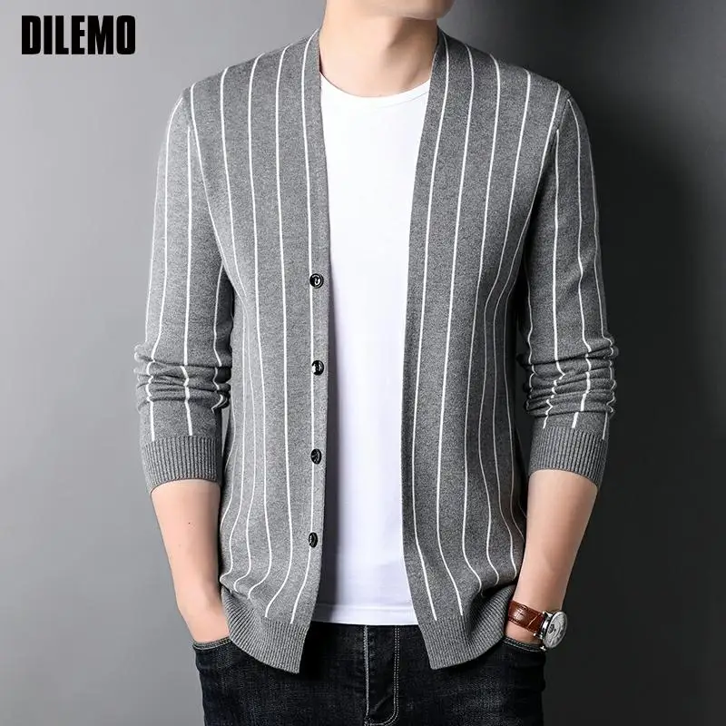 Top Grade 2021 New Street Wear Designer Brand Fashion Striped Knit Mens Top Cardigan Sweater Casual Coats Jacket Mens Clothes
Top Grade 2021 New Street Wear Designer Brand Fashion Striped Knit Mens Top Cardigan Sweater Casual Coats Jacket Mens Clothes