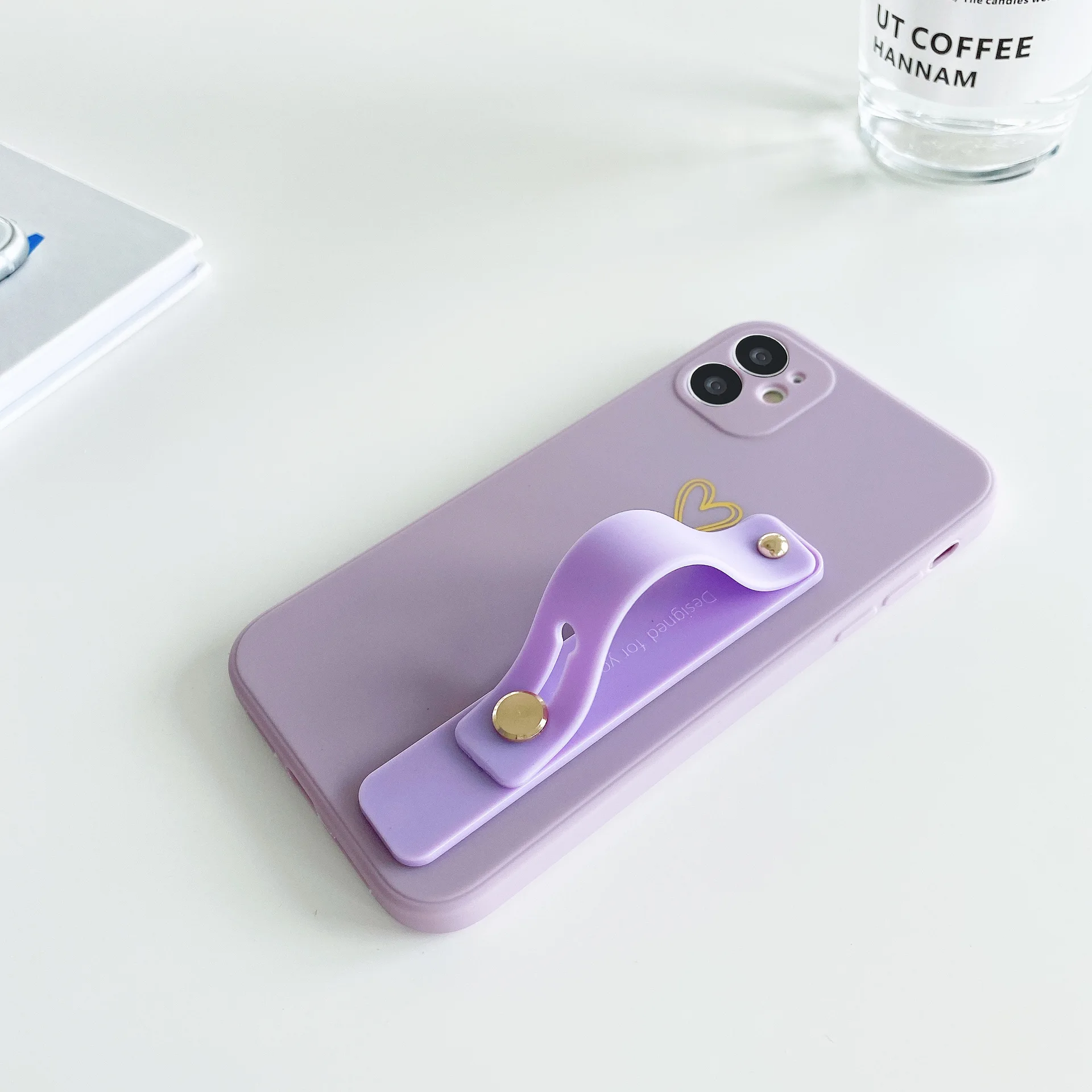 Wrist Strap Love Heart Case For iPhone 11 12 Pro Max 7 8 Plus X XR XS Max Back Cover 
Wrist Strap Love Heart Case For iPhone 11 12 Pro Max 7 8 Plus X XR XS Max Back Cover