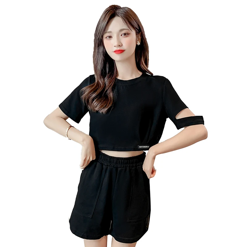 Leisure suits the new female sports summer minus age brim show thin T-shirt short shorts two-piece outfit
Leisure suits the new female sports summer minus age brim show thin T-shirt short shorts two-piece outfit