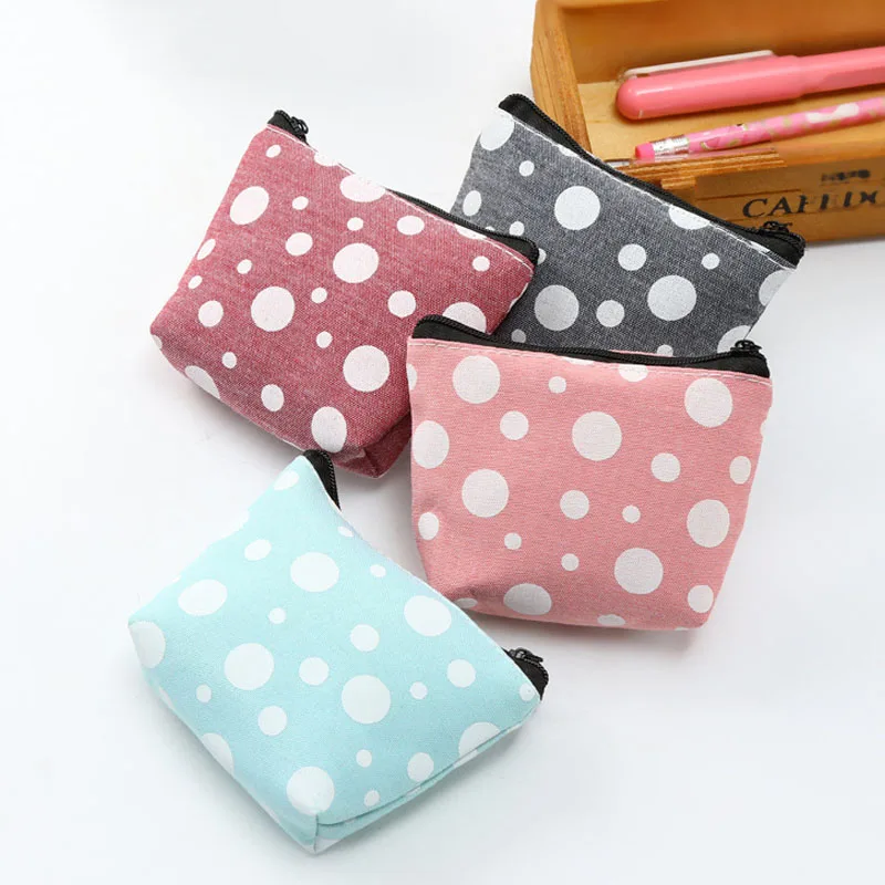 400PCS / LOT Girl Printing Dot Purse Simple Coin Bag Ladies Creative Earphone Bag Girls Cute Card Key Pouch Mini Wallet Cheap Gi
400PCS / LOT Girl Printing Dot Purse Simple Coin Bag Ladies Creative Earphone Bag Girls Cute Card Key Pouch Mini Wallet Cheap Gi