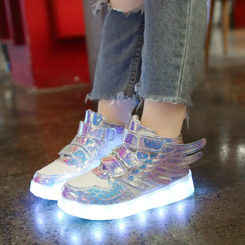 Charger by USB Baby Girl Shoes Wings Outdoor Colorful Glowing Kids Casual Shoes Boys Autumn Breathable Sports Girl Sneakers 
Charger by USB Baby Girl Shoes Wings Outdoor Colorful Glowing Kids Casual Shoes Boys Autumn Breathable Sports Girl Sneakers