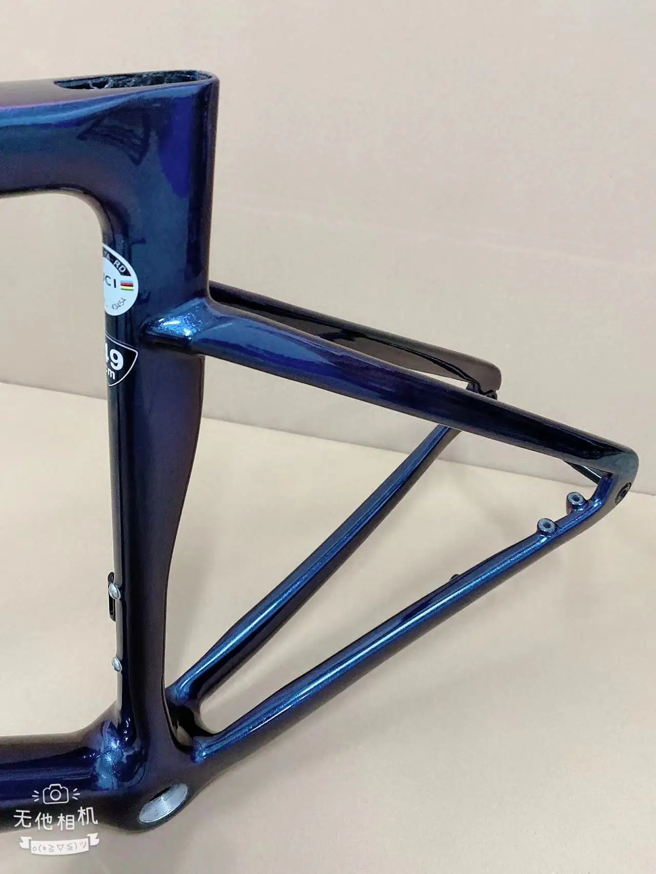 2021 New SL7 road bike carbon frame fully internal cable win tunnel engineered compatible Di2 group 700C bicycle carbon frames
2021 New SL7 road bike carbon frame fully internal cable win tunnel engineered compatible Di2 group 700C bicycle carbon frames