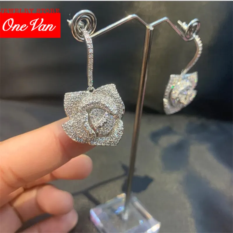 2020 Rose elegant Earring S925 silver Earrings delicate round Rhinestone glitter temperament earrings earrings Women Earrings
2020 Rose elegant Earring S925 silver Earrings delicate round Rhinestone glitter temperament earrings earrings Women Earrings