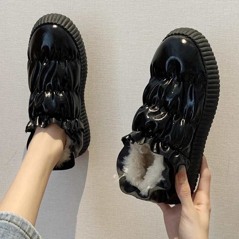 Rimocy 2021 Pleated Flat Heels Snow Boots Women Winter Waterproof Thicken Warm Ankle Botas Woman Slip on Women's Cotton Shoes
Rimocy 2021 Pleated Flat Heels Snow Boots Women Winter Waterproof Thicken Warm Ankle Botas Woman Slip on Women's Cotton Shoes